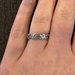Elegant .925 Silver Swirl Ring
